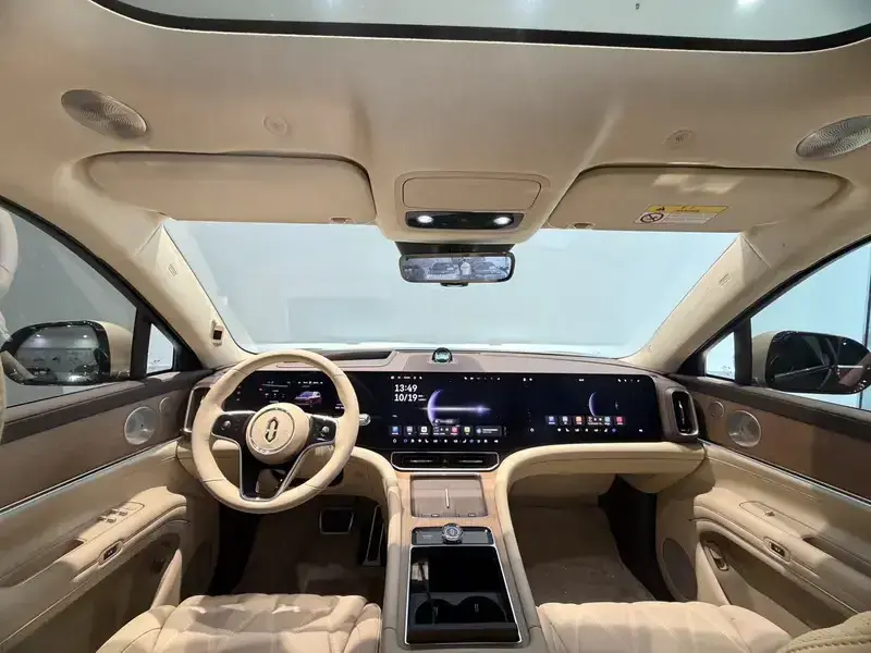 2025 Aito AITO M9 с пробегом 22 500 км
