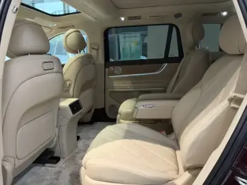 2025 Aito AITO M9 с пробегом 22 500 км
