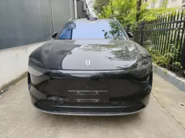 2024 Aito AITO M9 с пробегом 71 500 км