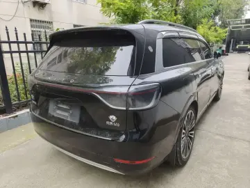 2024 Aito AITO M9 с пробегом 71 500 км
