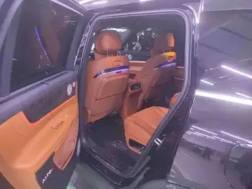 2024 Aito AITO M9 с пробегом 71 500 км