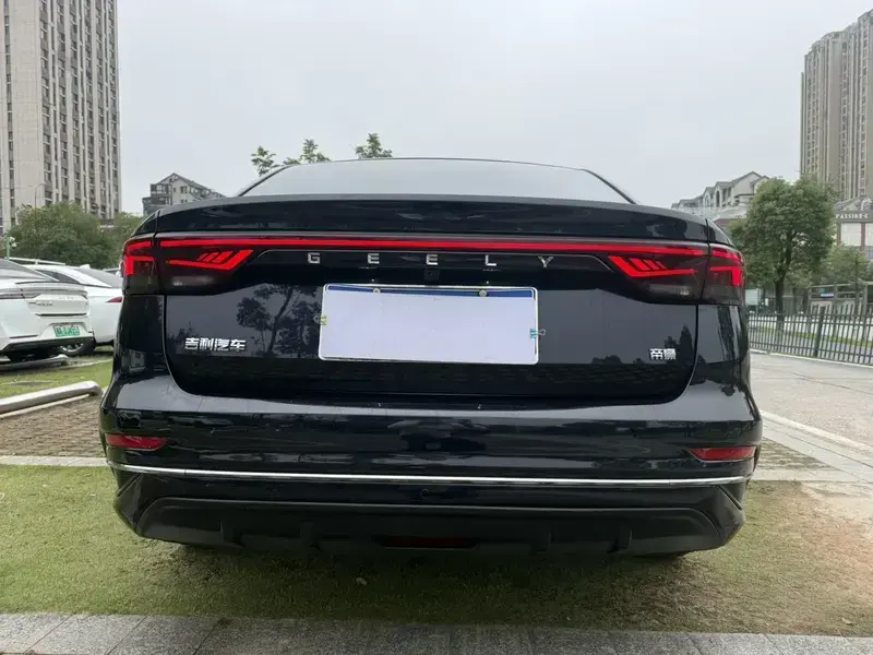 2023 Geely Classic Emgrand с пробегом 28 000 км