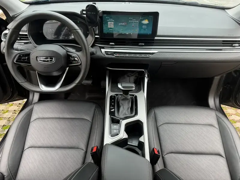 2023 Geely Classic Emgrand с пробегом 28 000 км