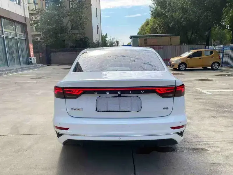 2025 Geely Classic Emgrand с пробегом 23 000 км