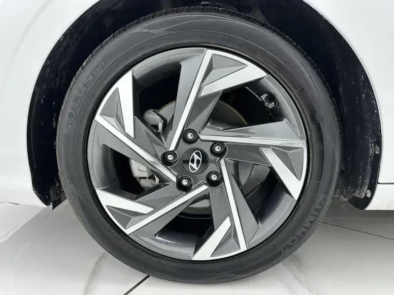 2023 Hyundai Elantra Plug-in Hybrid с пробегом 28 000 км
