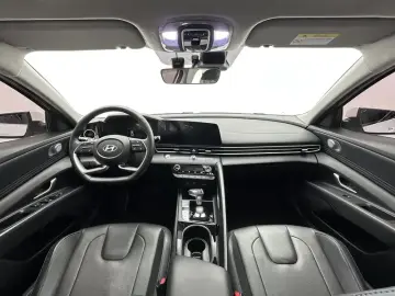 2023 Hyundai Elantra Plug-in Hybrid с пробегом 28 000 км