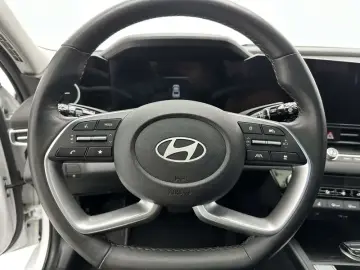 2023 Hyundai Elantra Plug-in Hybrid с пробегом 28 000 км