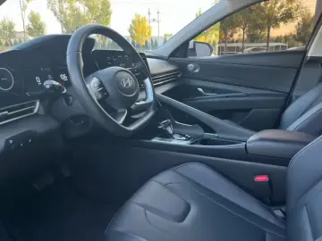 2023 Hyundai Elantra Plug-in Hybrid с пробегом 40 000 км