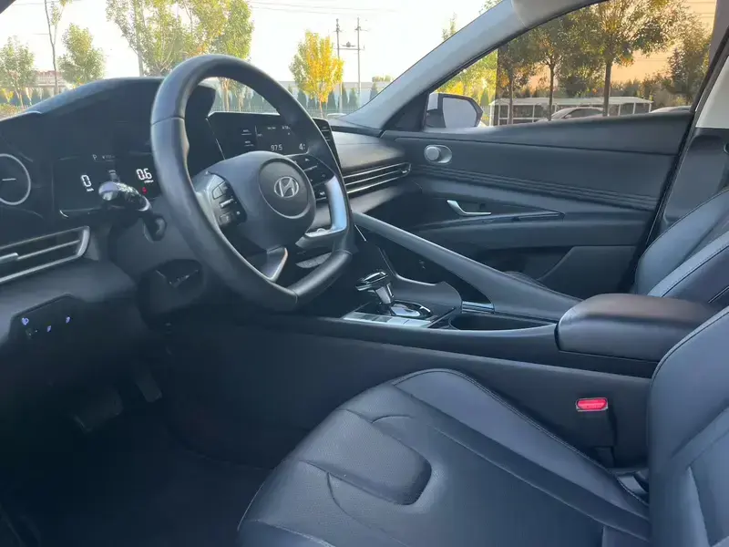 2023 Hyundai Elantra Plug-in Hybrid с пробегом 40 000 км