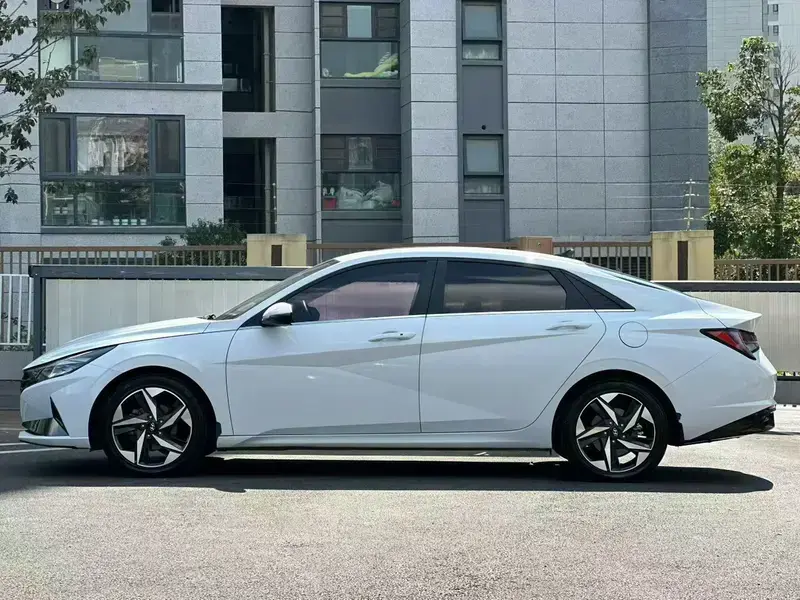 2023 Hyundai Elantra Plug-in Hybrid с пробегом 60 000 км