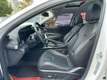 2023 Hyundai Elantra Plug-in Hybrid с пробегом 60 000 км