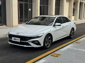 2023 Hyundai Elantra Plug-in Hybrid с пробегом 12 000 км