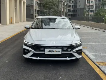 2023 Hyundai Elantra Plug-in Hybrid с пробегом 12 000 км