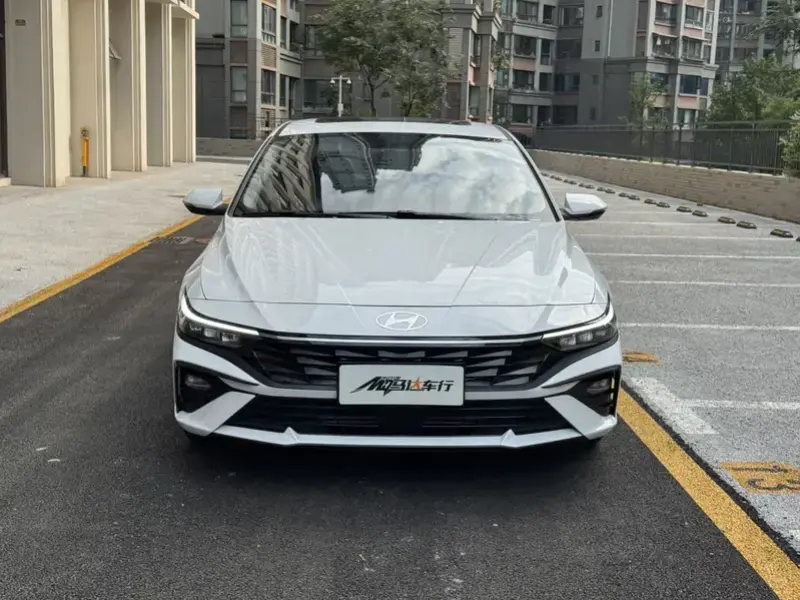 2023 Hyundai Elantra Plug-in Hybrid с пробегом 12 000 км
