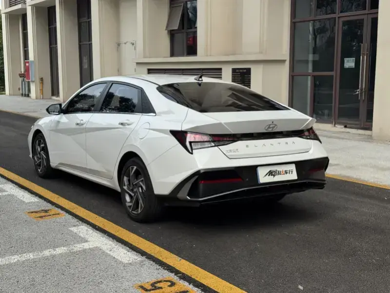 2023 Hyundai Elantra Plug-in Hybrid с пробегом 12 000 км