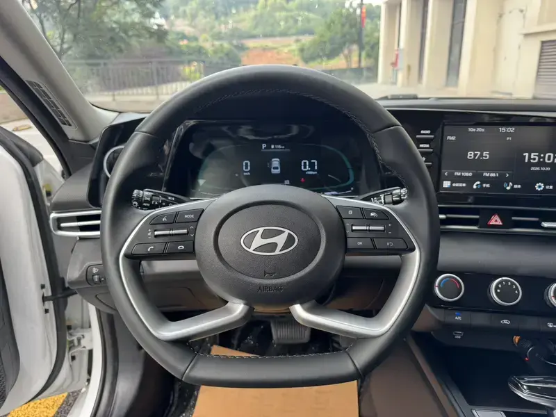 2023 Hyundai Elantra Plug-in Hybrid с пробегом 12 000 км