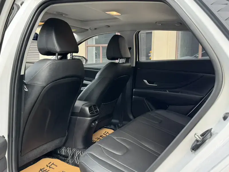 2023 Hyundai Elantra Plug-in Hybrid с пробегом 12 000 км