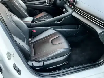 2021 Hyundai Elantra Plug-in Hybrid с пробегом 57 000 км