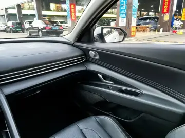 2021 Hyundai Elantra Plug-in Hybrid с пробегом 57 000 км