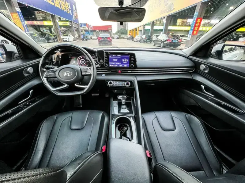 2021 Hyundai Elantra Plug-in Hybrid с пробегом 57 000 км