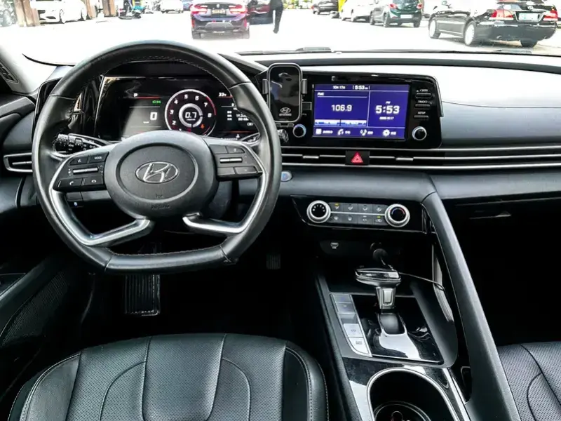 2021 Hyundai Elantra Plug-in Hybrid с пробегом 57 000 км