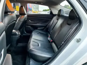 2021 Hyundai Elantra Plug-in Hybrid с пробегом 57 000 км