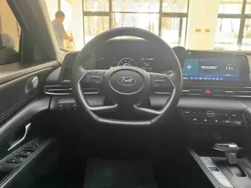 2022 Hyundai Elantra Plug-in Hybrid с пробегом 27 000 км