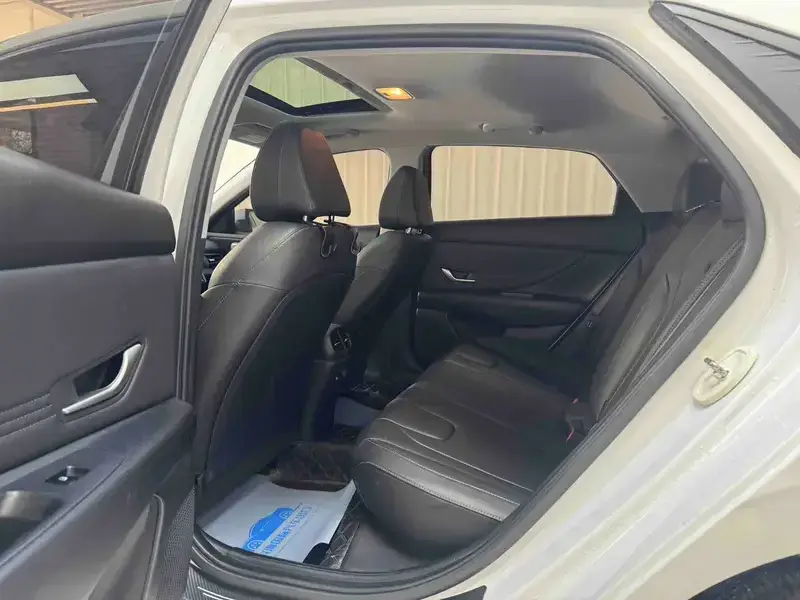 2022 Hyundai Elantra Plug-in Hybrid с пробегом 27 000 км