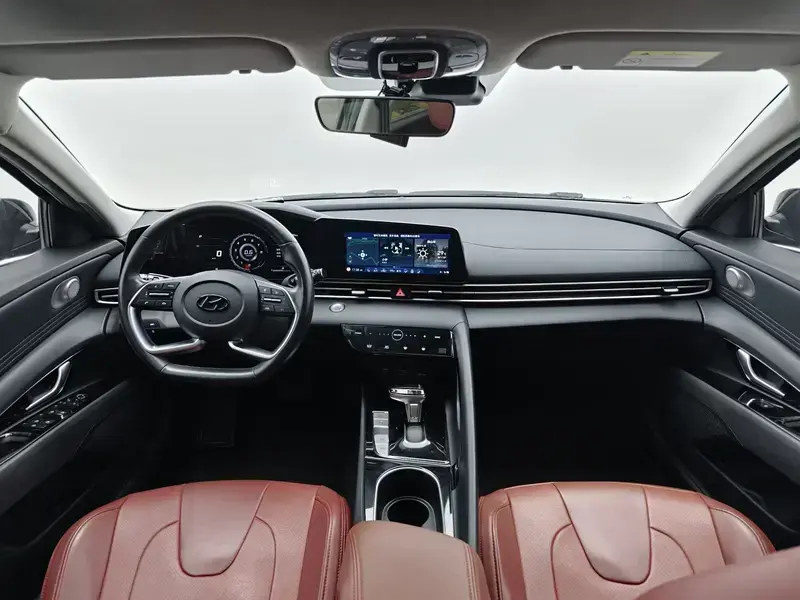 2021 Hyundai Elantra Plug-in Hybrid с пробегом 45 500 км