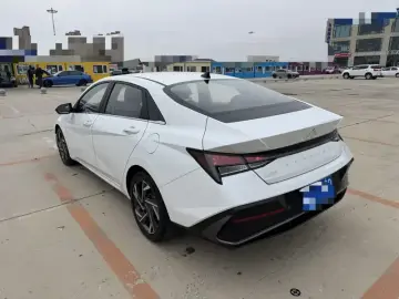 2023 Hyundai Elantra Plug-in Hybrid с пробегом 27 600 км