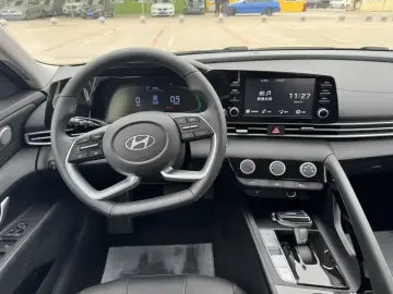 2023 Hyundai Elantra Plug-in Hybrid с пробегом 27 600 км