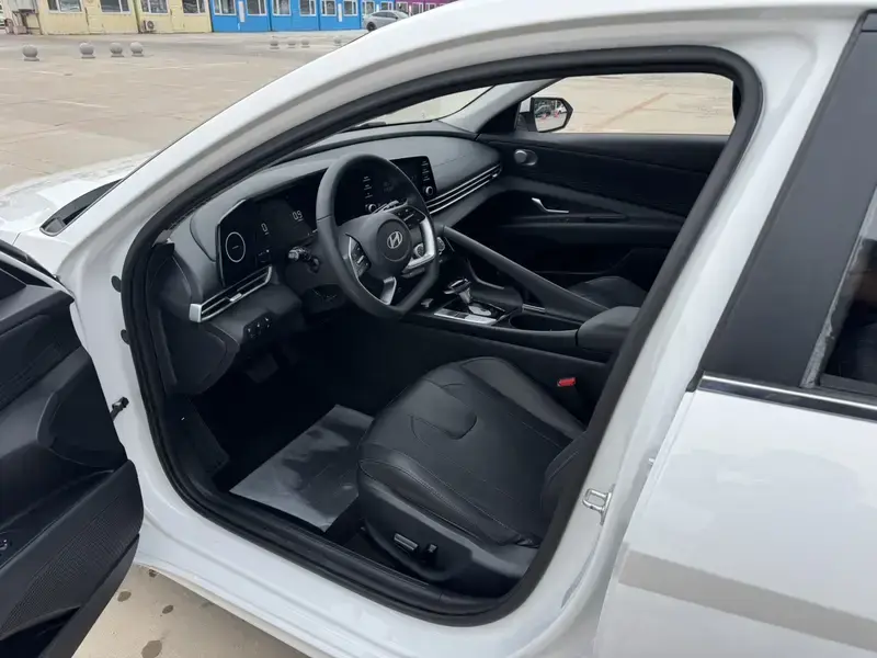 2023 Hyundai Elantra Plug-in Hybrid с пробегом 27 600 км
