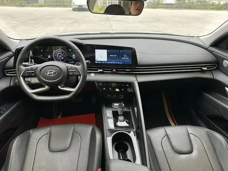 2022 Hyundai Elantra Plug-in Hybrid с пробегом 19 000 км