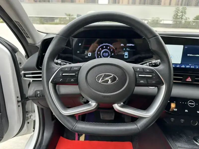 2022 Hyundai Elantra Plug-in Hybrid с пробегом 19 000 км