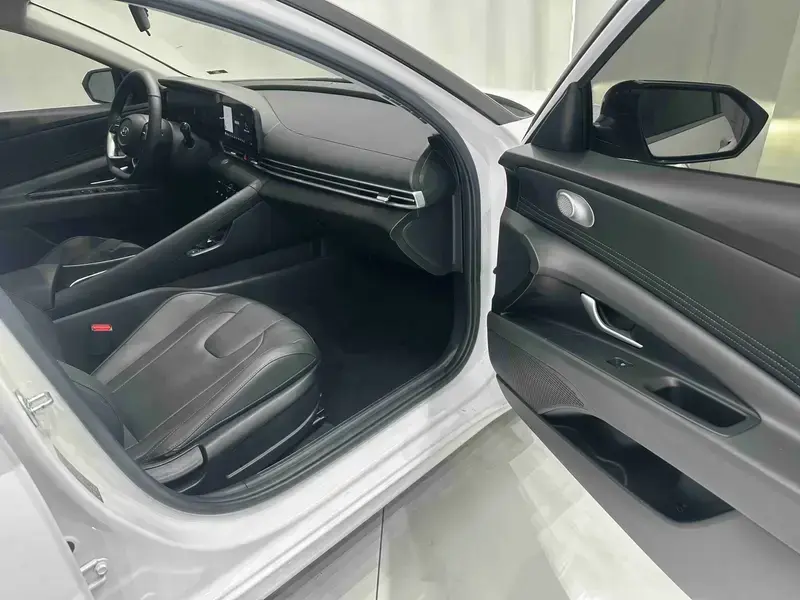 2022 Hyundai Elantra Plug-in Hybrid с пробегом 25 800 км