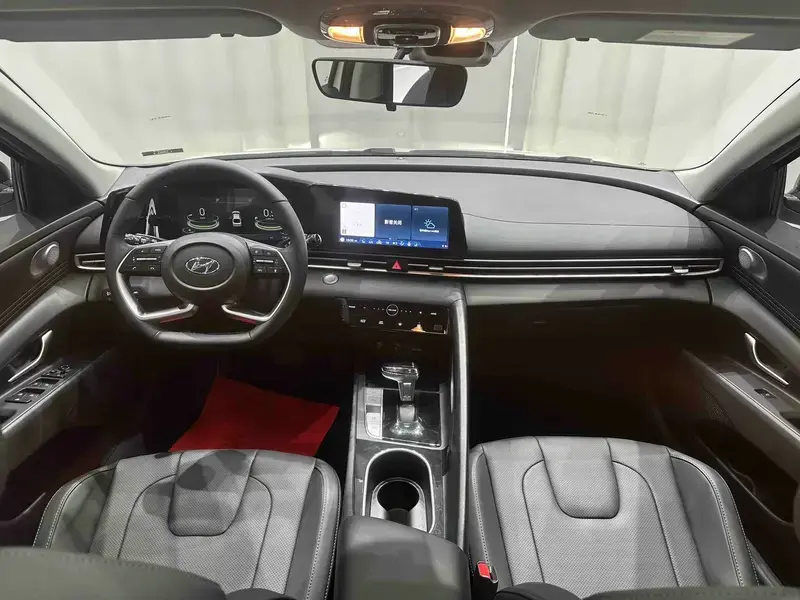2022 Hyundai Elantra Plug-in Hybrid с пробегом 25 800 км