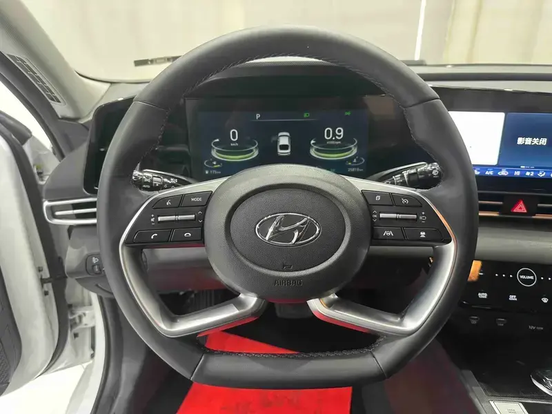 2022 Hyundai Elantra Plug-in Hybrid с пробегом 25 800 км
