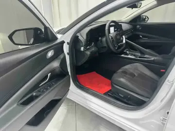 2022 Hyundai Elantra Plug-in Hybrid с пробегом 25 800 км