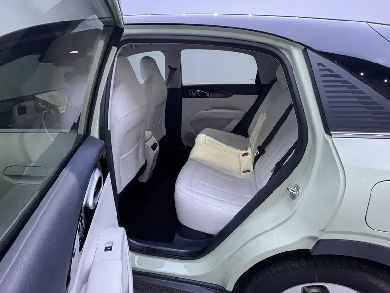 2025 Geely Starry Wish с пробегом 35 200 км