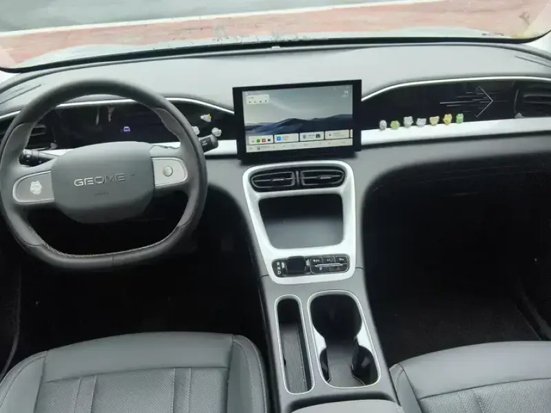 2026 Geely Starry Wish с пробегом 11 000 км
