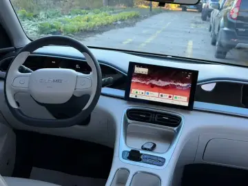 2025 Geely Starry Wish с пробегом 26 000 км