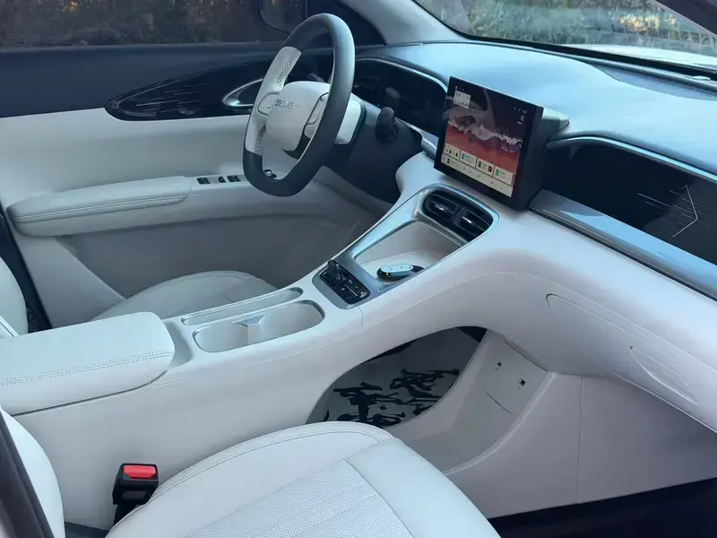 2025 Geely Starry Wish с пробегом 26 000 км