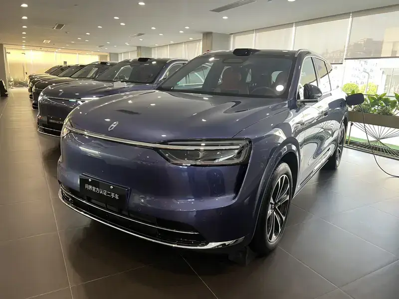 2026 Aito AITO M7 с пробегом 8 400 км