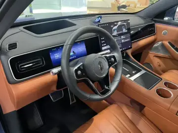 2026 Aito AITO M7 с пробегом 8 400 км