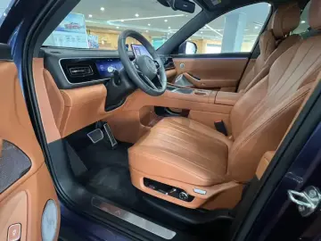 2026 Aito AITO M7 с пробегом 8 400 км