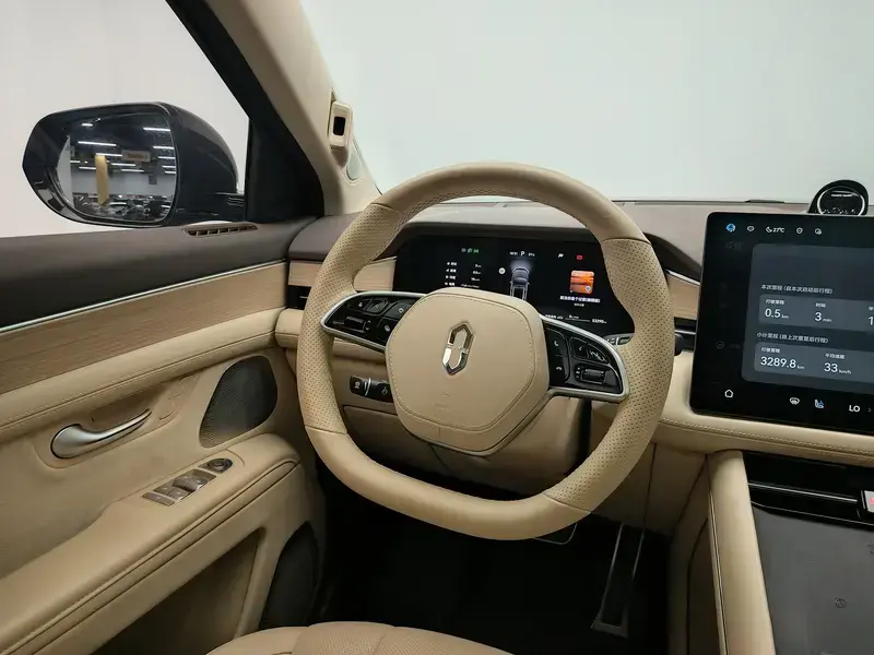 2024 Aito AITO M7 с пробегом 53 300 км