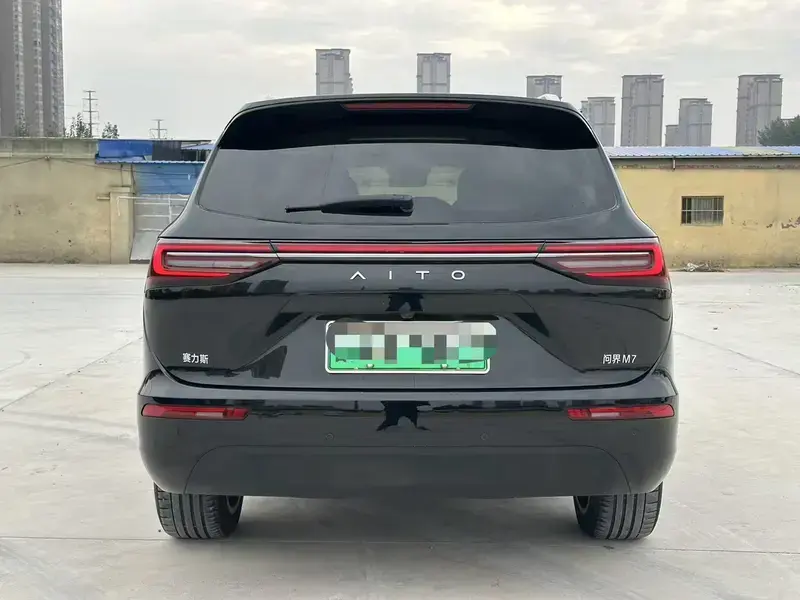 2022 Aito AITO M7 с пробегом 32 000 км