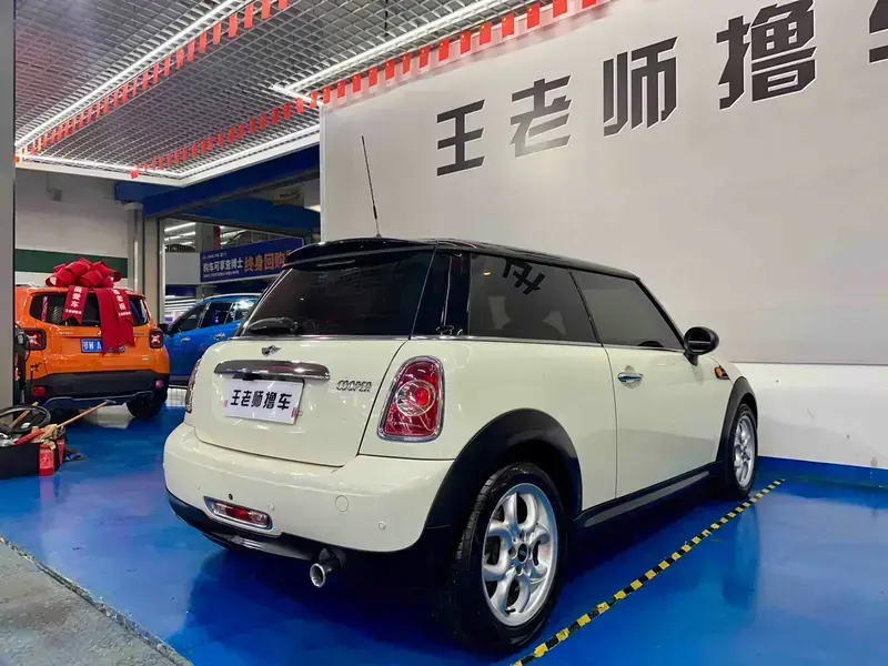 2012 Mini Electric MINI COOPER с пробегом 77 000 км