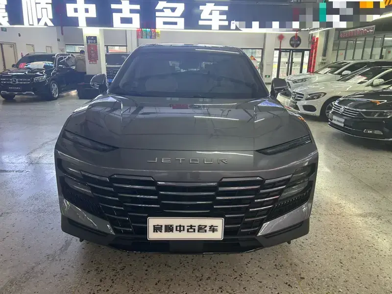 2023 JETOUR Dasheng i-DM с пробегом 23 000 км