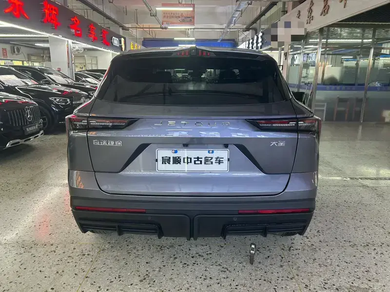 2023 JETOUR Dasheng i-DM с пробегом 23 000 км